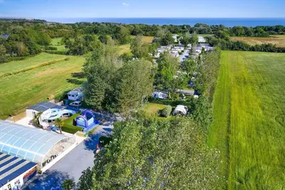 Image de 15 min Ă pied d'Omaha Beach | Camping 3* | Piscine