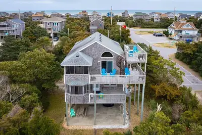Image de 4 br, 2 Min Walk to Beach, hot tub, water view
