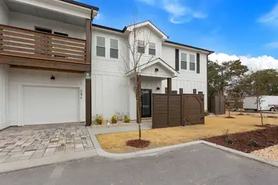 Serene 3br Retreat Steps from Corolla Beach