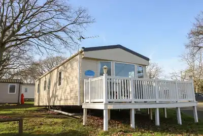Image de 15 Rosewood, pet friendly, with pool in Northwood, Isle Of Wight