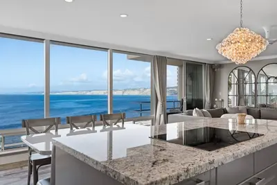 Image de The Ultimate in Luxury at The World Famous La Jolla Cove!
