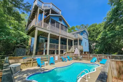 Image de 5 bed, 3 bath pool home in Southern Shores, dog friendly