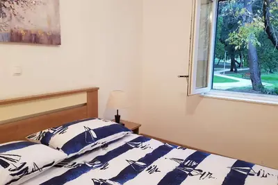 Image de Appartement d'une chambre avec la terrasse et la vue sur le mer Kastel Luksic, Kastela (A-22651-b)