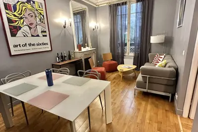 Image de Luxurious Quiet 2 Bedroom with Huge Private Terrace close to Champs Elysées
