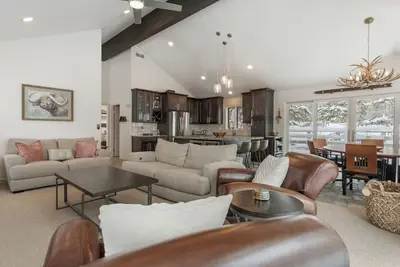 Image de Pet Friendly - Amenity Rich East Vail Home!