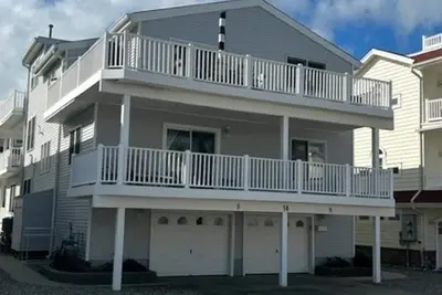 Image de 14 77th Street Front Unit
