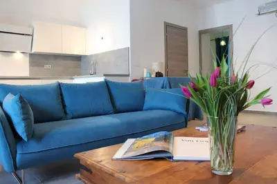 Image de 2 bed- 1 baths- Rue des Serbes- Central with Contemporary Living