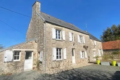 Image de Maison Familiale avec Grand Jardin, à 10 km des Plages, Cheminée, Animaux Acceptés, Parking Privé