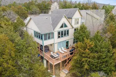 Image de Lake View, Hot Tub, Fire pit, Gameroom w/ Pinball