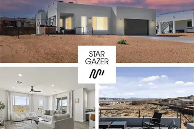 Image de Stargazer - Rooftop Deck, Hot Tub and Telescope