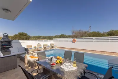 Image de 3 bderoom villa with pool in Pernera