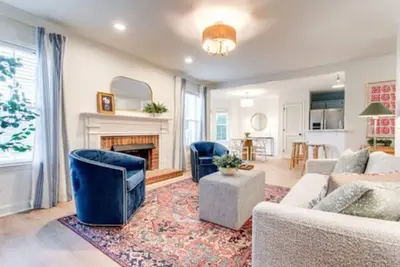 Image de Stylish New 3br 2. 5ba*Fire Pit*Fence yard*