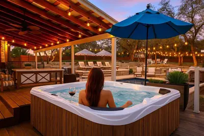 Image de Austin Escape on 1 Acre | Pool • Hot Tub • Theater