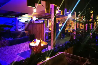 Image de Swiss Army Camping Night