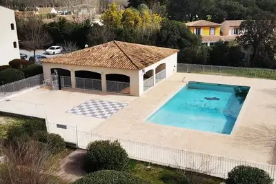 Image de Appartement  dans résidence avec piscine