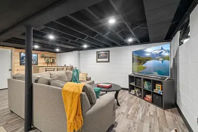 Image de Sleek Starr on 9th, 3br Inviting