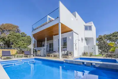 Image de Heated Pool, Spa, Bay Views, 500m To Beach, Sorrento Fun!