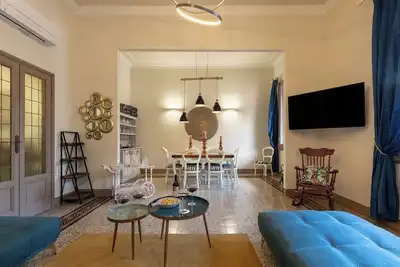 Image de Cozy and spacious apartment with panoramic terrace, near the cathedral