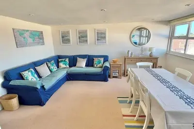 Image de Bournecoast: Family apartment in popular location near sandy beaches - Fm9589