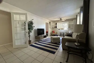 Image de 3 Bdrm, hot tub, walk to beach