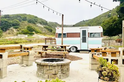 Image de Farmstay in Vintage Remodeled Camper