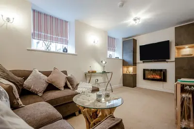 Image de This stunning converted chapel is within a 5-minute walk into Abergele town centre.