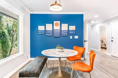 Image de Modern Comfy Big Home (4 Bdr + 5 Bds + 3 Bath)!