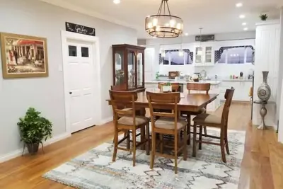 Image de Lux House at Providence
