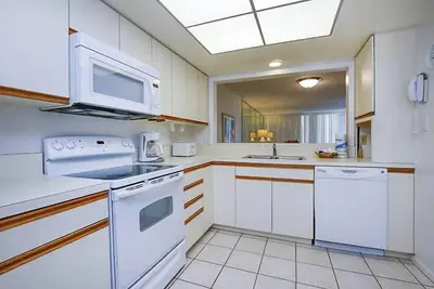 Image de Loggerhead 202: Remodeled 2br Condo with Tropical Views