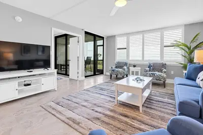 Image de Loggerhead Cay 511-  Beachfront bliss with this ground floor gem, fully. . .