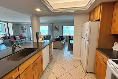 Image de Sundial O306: Spacious 2br\/2ba Corner Unit with Gulf-Front Bliss