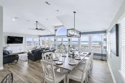 Image de Updated S Nags Head oceanfront beach house, near Cape Hatteras Natl Park.