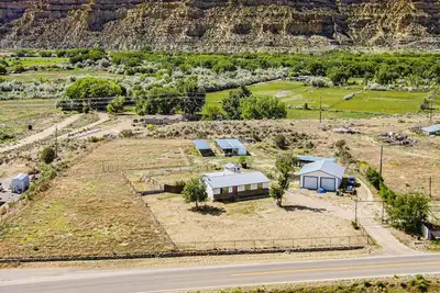 Image de Charming farmhouse close to the Quality Waters and Navajo Lake Marina.
