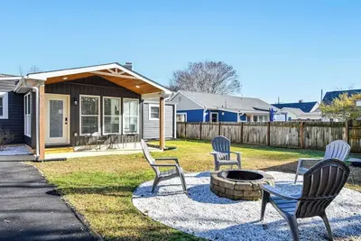 Image de Southern City Retreat with Camp Fire