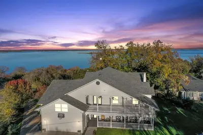 Image de On Lake~Retreats~Brand New Kitchen~Game Room~Pets
