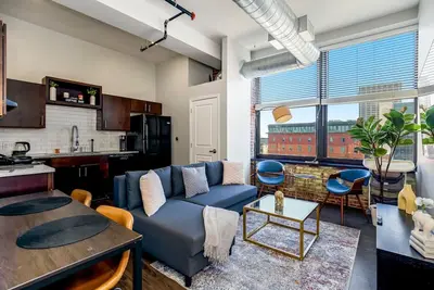 Image de Classy 2br Near Arrowhd & TMobile Parking, Rooftop