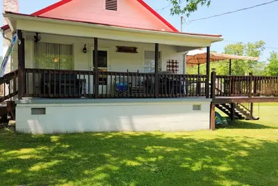 Image de Riverside Home Close to West Virginias Prime Attractions\nThe Camp House