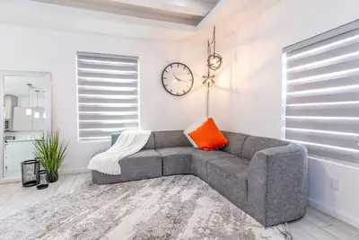 Image de New & Modern apt-Close to Mall 2br\/2ba King Bed