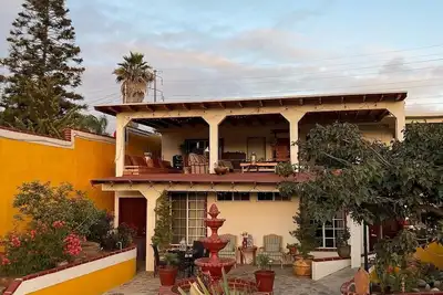 Image de Stunning Home with Terrance Retreat and Breathtaking Views - Beach\/Vineyards