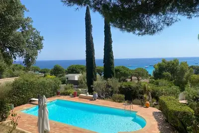 Image de Villa dans un paradis naturel face à la mer! Activités sportives sur place.