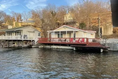 Image de Cozy 2-bedroom house @ Mm 21 in Osage Beach with Ac, WiFi. Little Red Roof