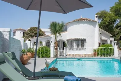 Renovierte Villa mit Pool in der Costa del Sol, 10 Min. vom Strand Entfernt