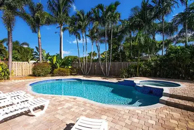 Image de Deluxe 5br/3ba Home near Beach & Casino Heat Pool