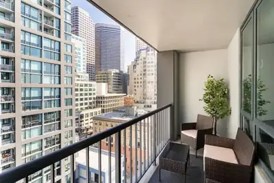 Image de Free Parking! Pike Place Market Condo! King Bed! Gym!