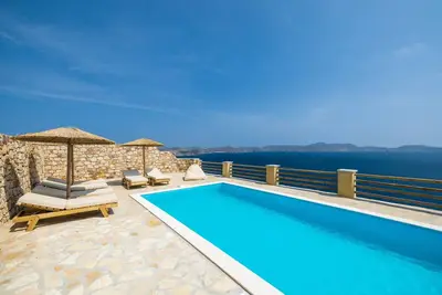 Image de Villa 'Leda Patmos' avec piscine privée, Wi-Fi et climatisation