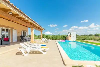 Image de Maison de vacances 'Vanessa' avec vue sur les montagnes, piscine privée et climatisation