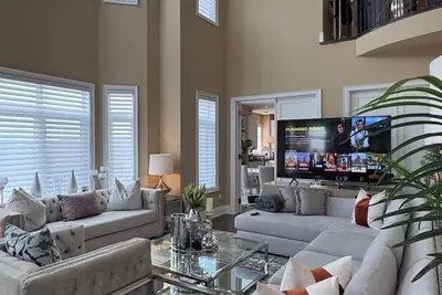 Image de Timeless Luxury Enchanting Opulence Grandeur French Chateau Mansion RichmondHill