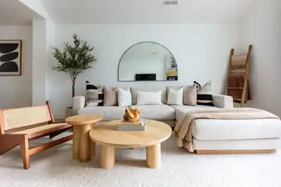 Image de Cozy Modern 3br/3. 5ba Townhouse w/ Gameroom & Hot Tub - 1 Min walk to the beach