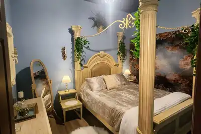 Image de The Fairytale Cottage at High Rock Castle