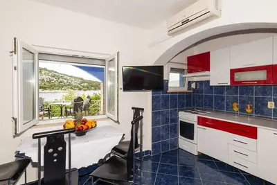 Image de Appartement d'une chambre prés de la plage Razanj, Rogoznica (A-22076-a)